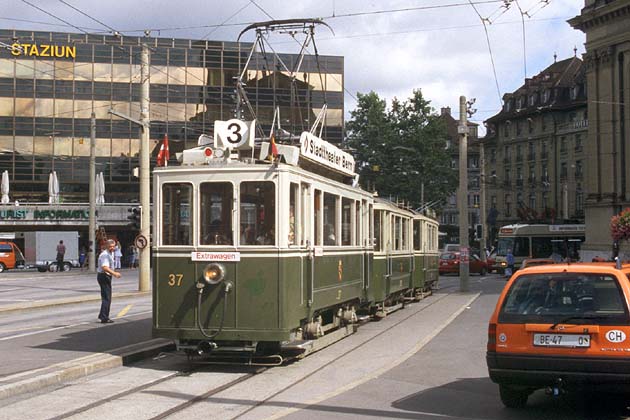 BERNMOBIL historique, Hauptbahnhof - 2001-08-20 BERNMOBIL historique, Hauptbahnhof - 2001-08-20