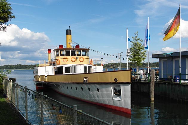 Chiemsee-Schifffahrt, Prien - 2014-08-24